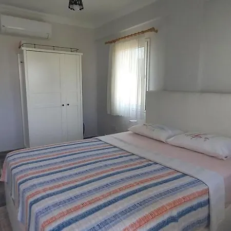 Apartment Rahat Ev *