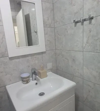 Apartment Rahat Ev *