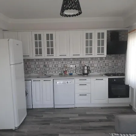 Apartment Rahat Ev *